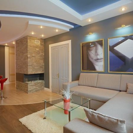 Apartments On Prospekt Svobody 24 Lviv Ngoại thất bức ảnh